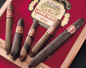 Arturo Fuente Hemingway | Iwan Ries & Co.