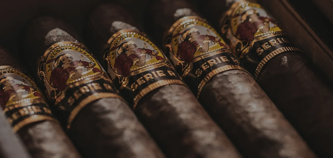 La Gloria Cubana Serie R | Iwan Ries & Co.